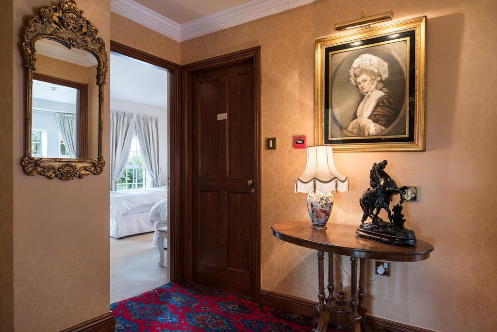 Friars Quarter House Bed & Breakfast Балинроуб Екстериор снимка